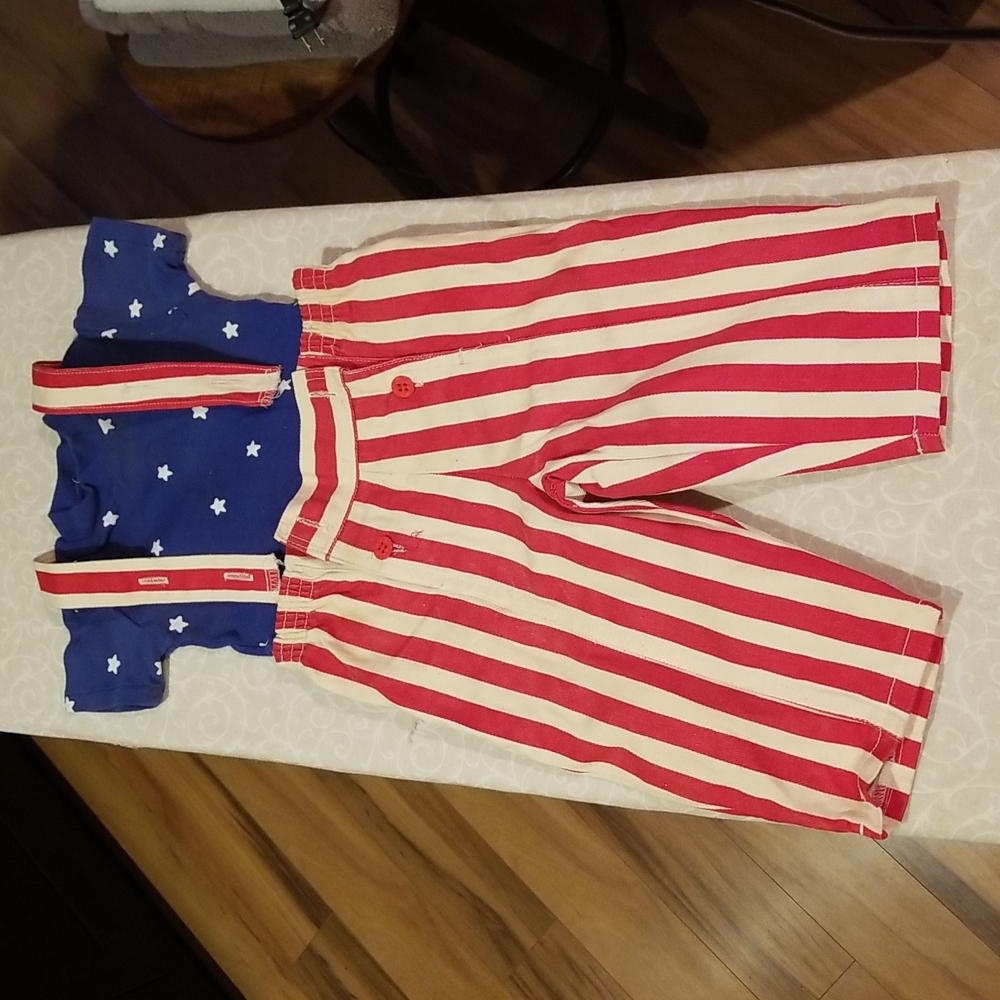 Kid's Patriotic Stars & Stripes Tshirt & overalls. Size 12 mos.
